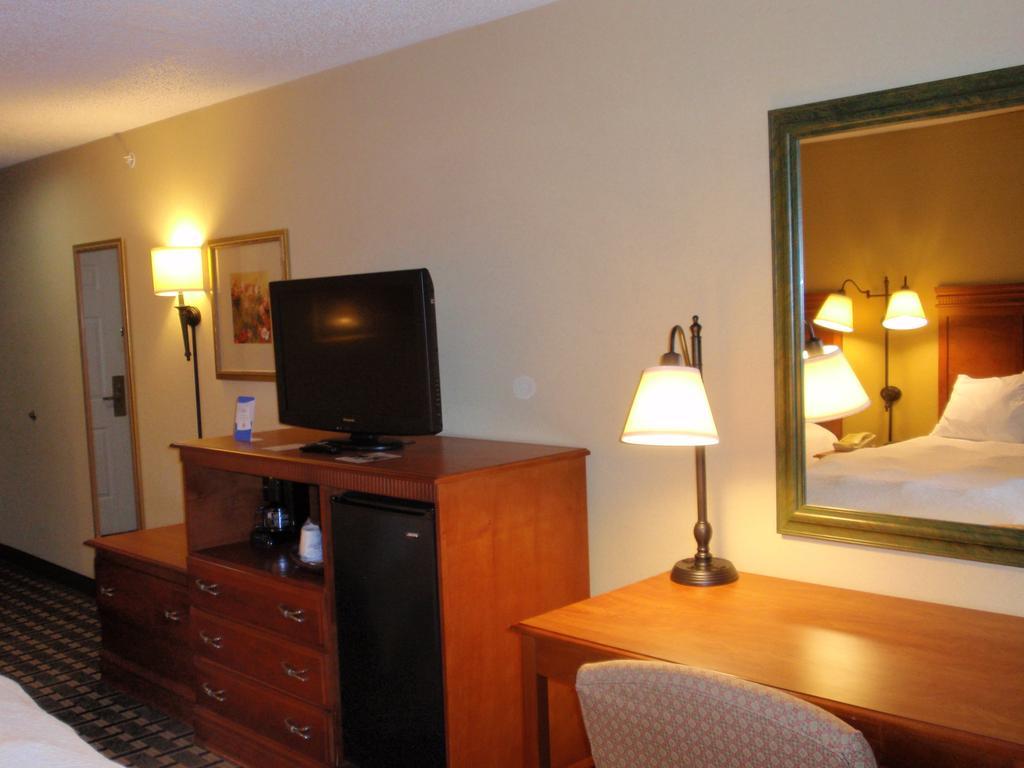 Baymont By Wyndham Lewisville Extérieur photo