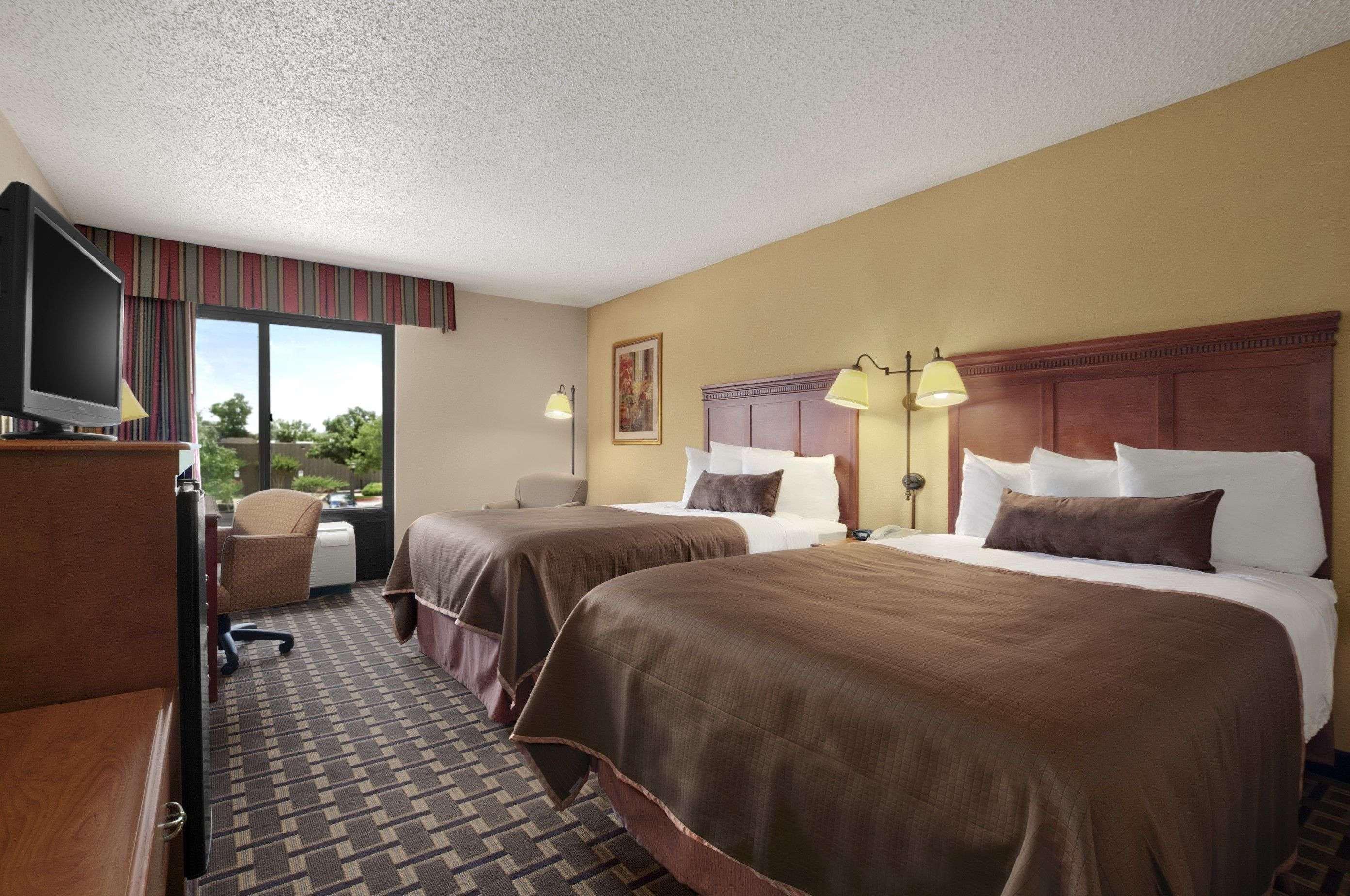 Baymont By Wyndham Lewisville Extérieur photo