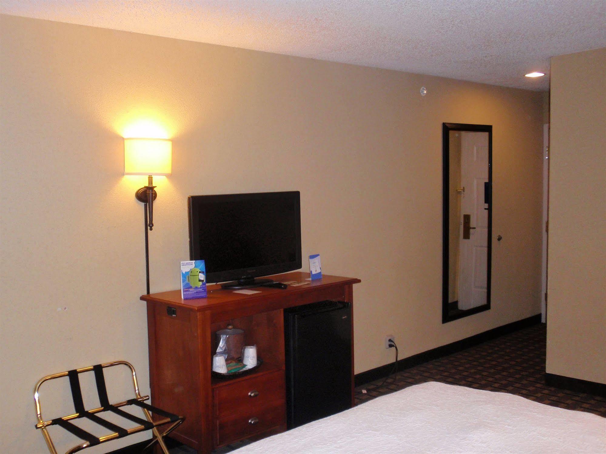 Baymont By Wyndham Lewisville Extérieur photo